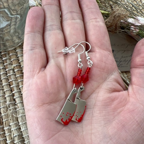🩸🔪 bloody knife, axe, or Cleaver horror movie inspired Halloween earrings - Picture 5 of 6